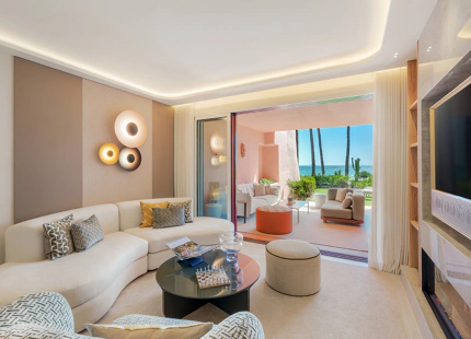 GROUND FLOOR APARTMENT WITH PRIVATE TERRACE IN ESTEPONA