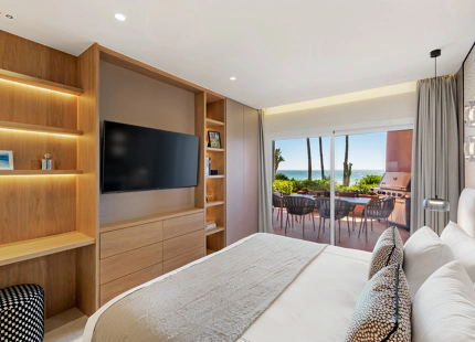 GROUND FLOOR APARTMENT WITH PRIVATE TERRACE IN ESTEPONA