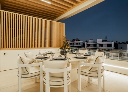 APARTAMENTO DE LUJO DE 3 DORMITORIOS CON PISCINA PRIVADA EN MARBELLA