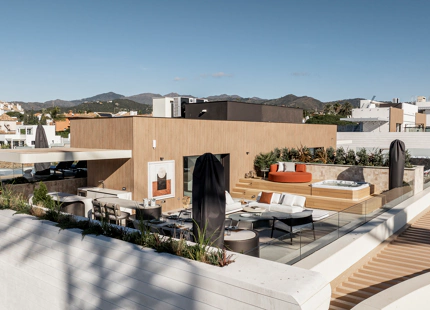 APARTAMENTO DE LUJO DE 3 DORMITORIOS CON PISCINA PRIVADA EN MARBELLA