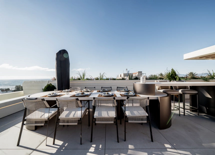 APARTAMENTO DE LUJO DE 3 DORMITORIOS CON PISCINA PRIVADA EN MARBELLA
