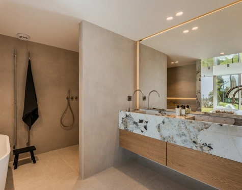 Apartment for sale in Aloha, Nueva Andalucia