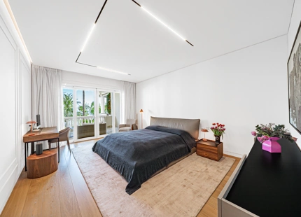 LUXURY FRONTLINE BEACH APARTMENT IN ESTEPONA