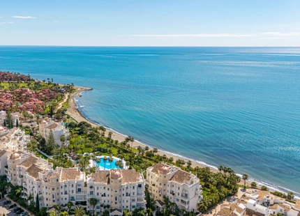 LUXURY FRONTLINE BEACH APARTMENT IN ESTEPONA
