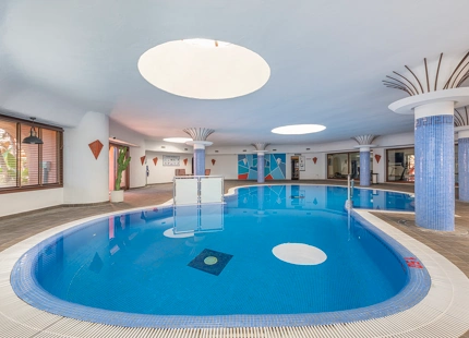 STUNNING DUPLEX PENTHOUSE WITH ROOFTOP ON THE NEW GOLDEN MILE, ESTEPONA