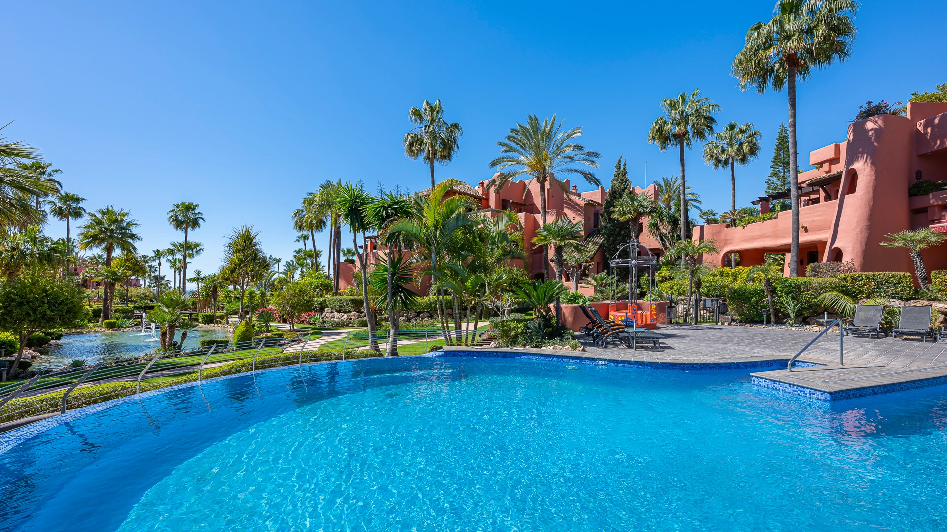 Duplex Penthouse for sale in Estepona East