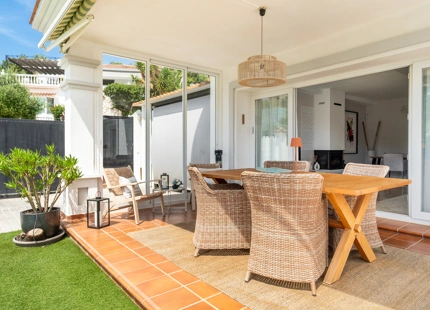 SOUTH-FACING FAMILY VILLA WITH PRIVATE POOL IN MIJAS COSTA