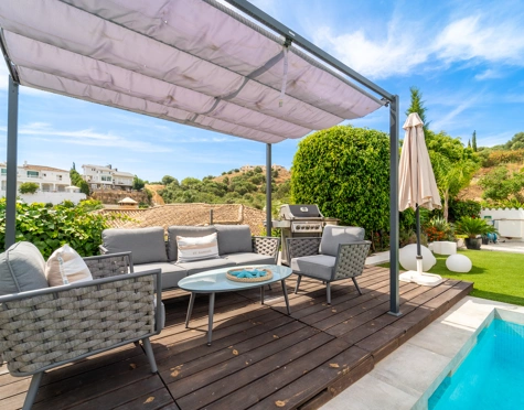Villa for sale in Cerros del Aguila, Mijas Costa