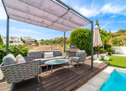 SOUTH-FACING FAMILY VILLA WITH PRIVATE POOL IN MIJAS COSTA