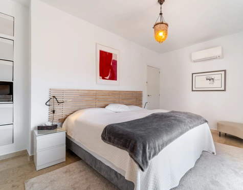 Villa for sale in Cerros del Aguila, Mijas Costa