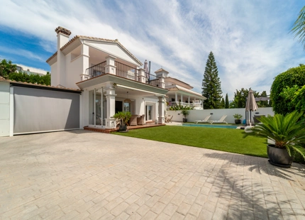 SOUTH-FACING FAMILY VILLA WITH PRIVATE POOL IN MIJAS COSTA