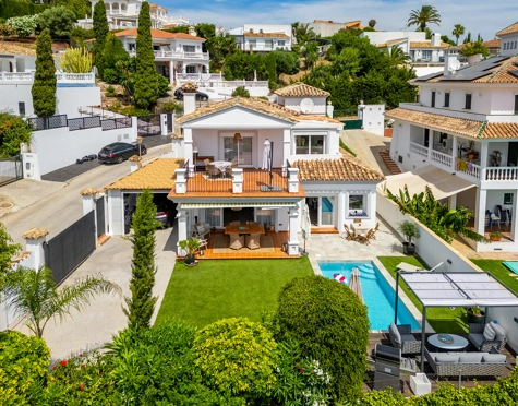 SOUTH-FACING FAMILY VILLA WITH PRIVATE POOL IN MIJAS COSTA