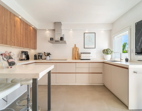 Villa for sale in Cerros del Aguila, Mijas Costa