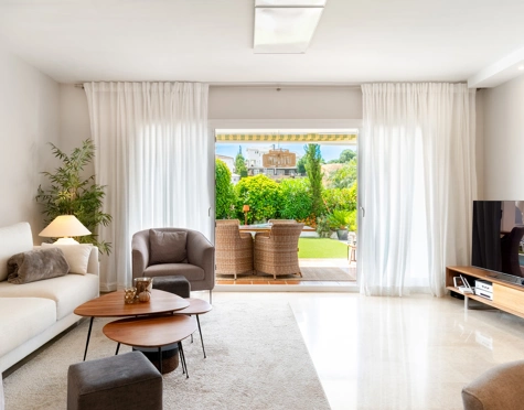 Villa for sale in Cerros del Aguila, Mijas Costa
