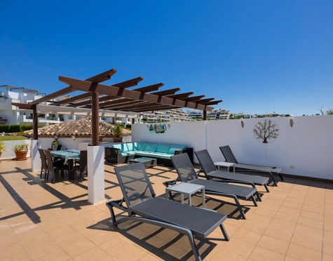 Ático en venta en Los Arqueros, Benahavis