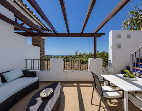 Ático en venta en Los Arqueros, Benahavis