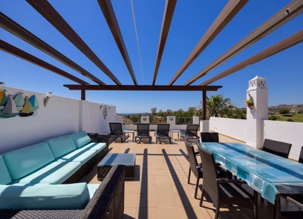 LUXURY PENTHOUSE WITH SEA AND GOLF VIEWS IN BENAHAVÍS