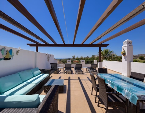 Ático en venta en Los Arqueros, Benahavis