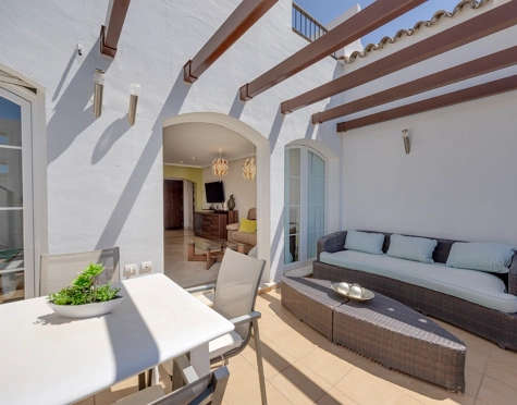 Ático en venta en Los Arqueros, Benahavis