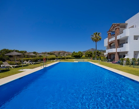 Ático en venta en Los Arqueros, Benahavis