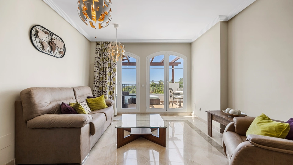 Penthouse for sale in Los Arqueros, Benahavis