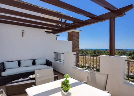 LUXURY PENTHOUSE WITH SEA AND GOLF VIEWS IN BENAHAVÍS