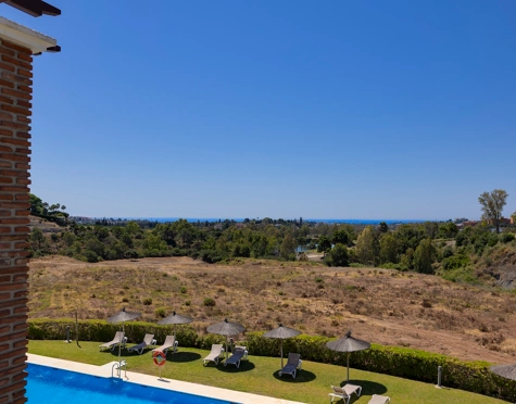 Ático en venta en Los Arqueros, Benahavis