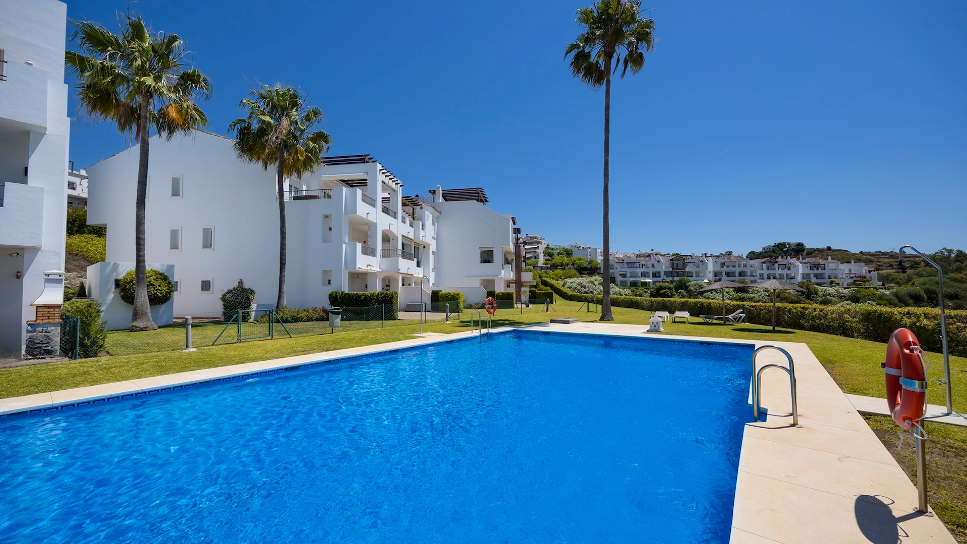 Penthouse for sale in Los Arqueros, Benahavis