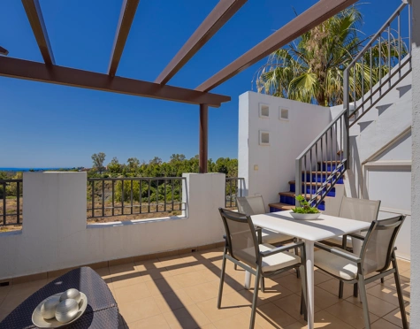 Ático en venta en Los Arqueros, Benahavis