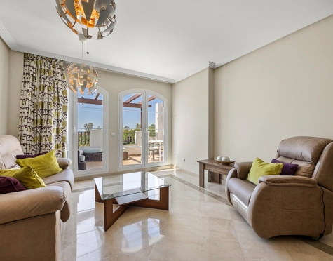 Ático en venta en Los Arqueros, Benahavis