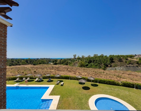 Ático en venta en Los Arqueros, Benahavis
