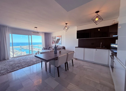 Modern 2-bedroom apartment in Puerto Banús, Marbella, ideal for holiday stays next to the port.