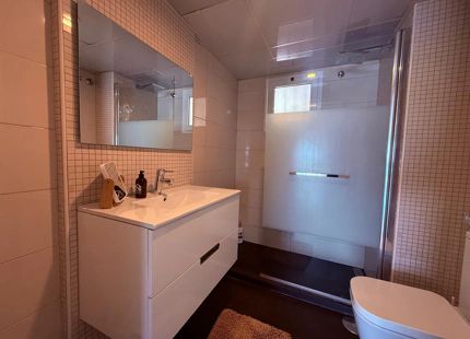Modern 2-bedroom apartment in Puerto Banús, Marbella, ideal for holiday stays next to the port.