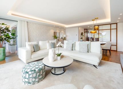 ELEGANT APARTMENT IN MARBELLA'S PRESTIGIOUS GOLDEN MILE