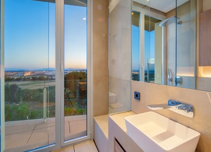 LUXURY CONTEMPORARY VILLA IN NUEVA ANDALUCÍA
