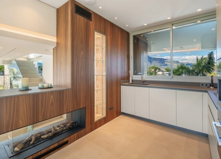 LUXURY CONTEMPORARY VILLA IN NUEVA ANDALUCÍA