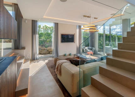 LUXURY CONTEMPORARY VILLA IN NUEVA ANDALUCÍA