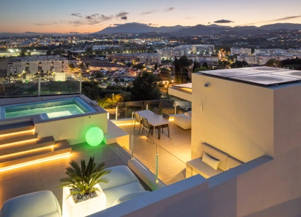 LUXURY CONTEMPORARY VILLA IN NUEVA ANDALUCÍA