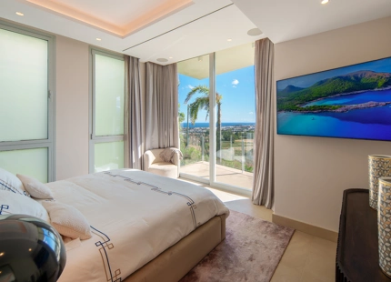LUXURY CONTEMPORARY VILLA IN NUEVA ANDALUCÍA