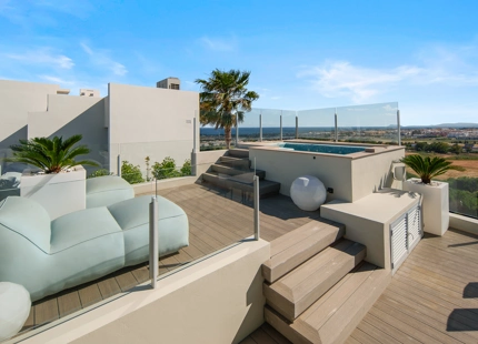 LUXURY CONTEMPORARY VILLA IN NUEVA ANDALUCÍA