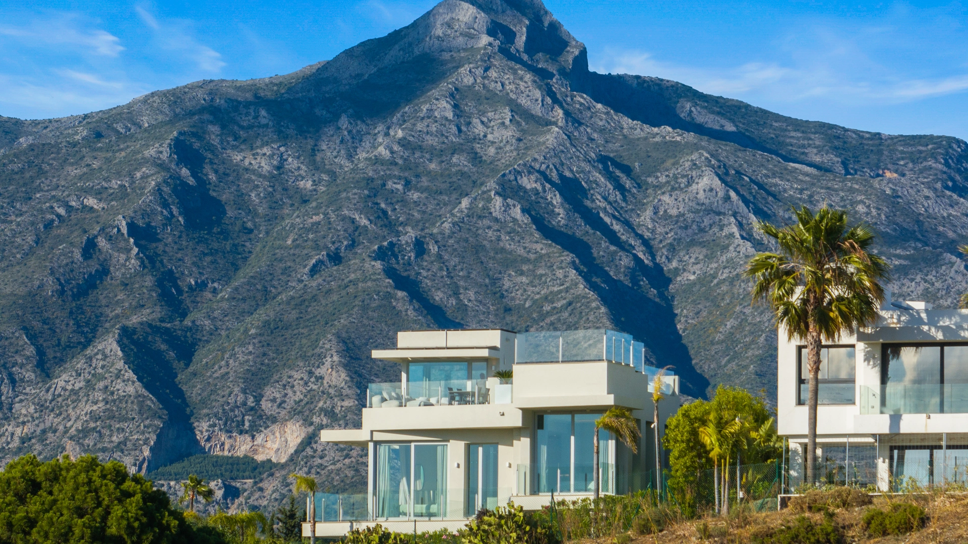 Villa for sale in Nueva Andalucia, Marbella