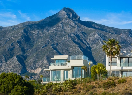 LUXURY CONTEMPORARY VILLA IN NUEVA ANDALUCÍA
