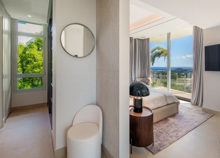 LUXURY CONTEMPORARY VILLA IN NUEVA ANDALUCÍA