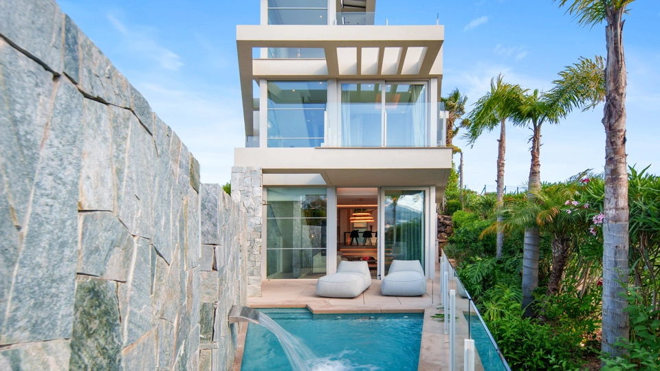 Villa for sale in Nueva Andalucia, Marbella