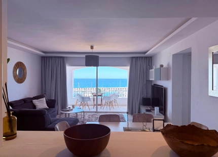 Modern 2-bedroom apartment in Puerto Banús, Marbella, ideal for holiday stays next to the port.