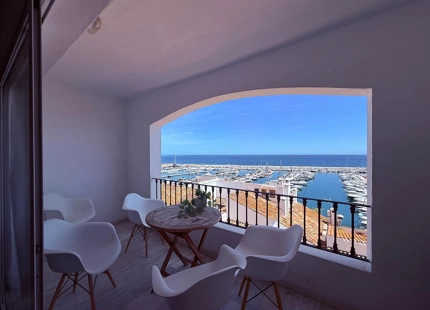Modern 2-bedroom apartment in Puerto Banús, Marbella, ideal for holiday stays next to the port.