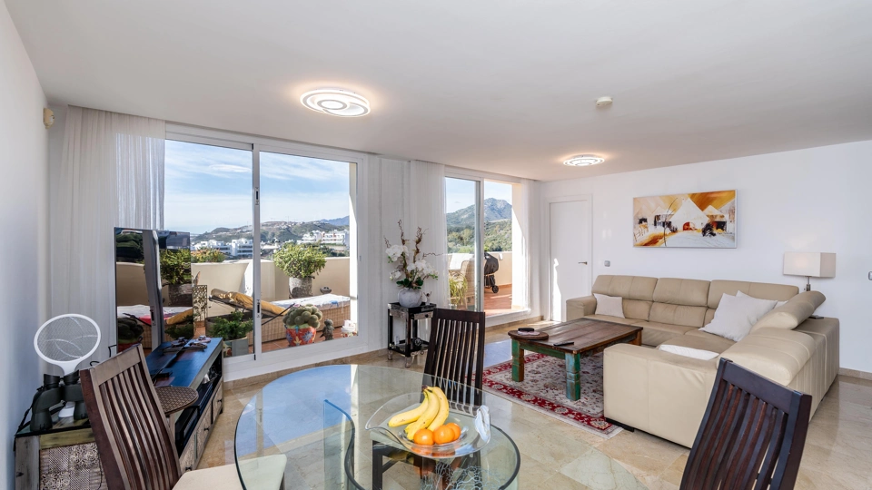 Apartment for sale in Benahavis