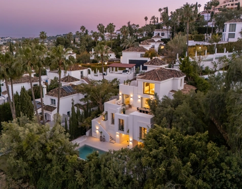 Villa en venta en Los Naranjos Hill Club, Nueva Andalucia