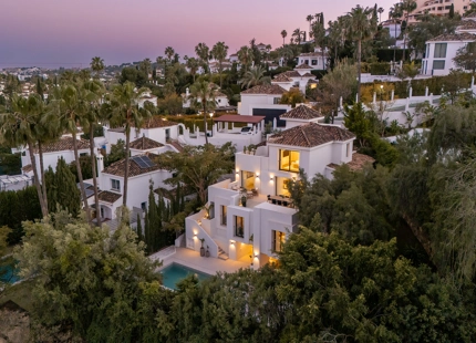 HIDDEN GEM - VILLA WITH 6 BEDROOMS IN NUEVA ANDALUCÍA