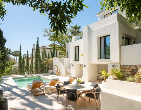 Villa en venta en Los Naranjos Hill Club, Nueva Andalucia